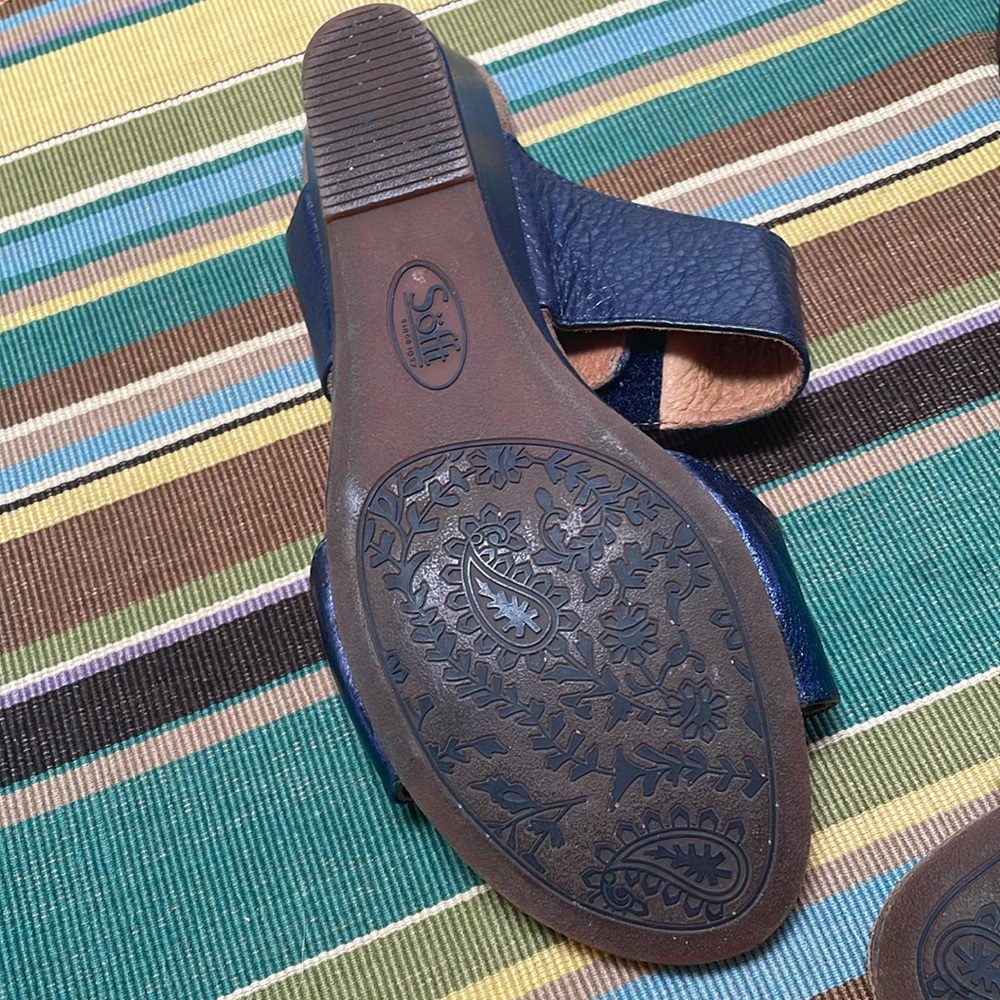 Sofft wedges in vibrant blue with Velcro strap. Size 8M - Picture 3 of 6
